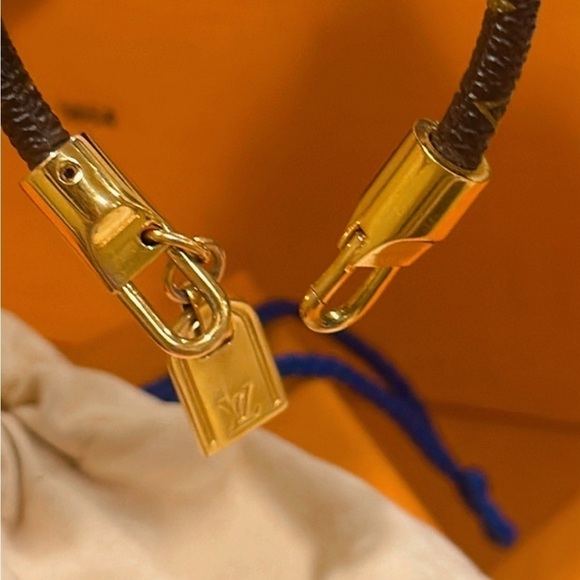 Authentic Louis Vuitton Brown Monogram Luck It Bracelet✨ - Picture 7 of 10